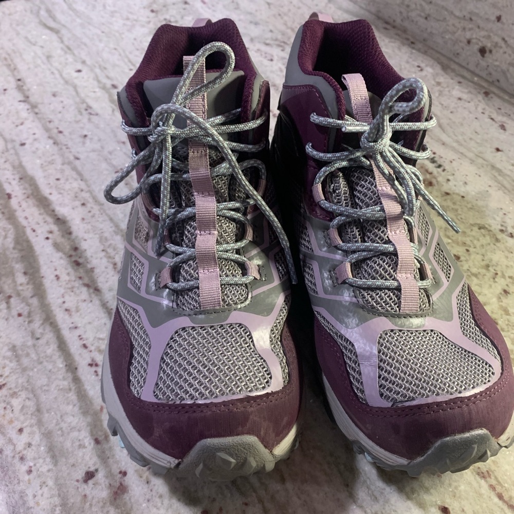 Merrel Select Grip girls hiking boots